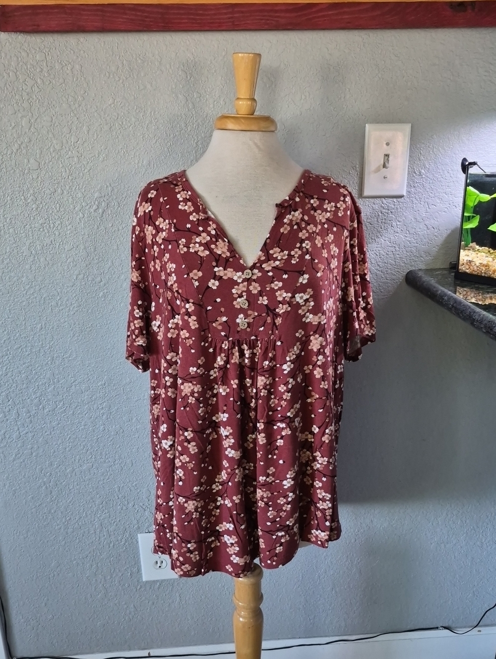 Women's Floral V-Neck Short Sleeve Top - Size 3XL